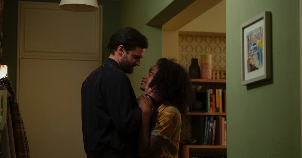 데이비드와 바람을 피우는 루이즈