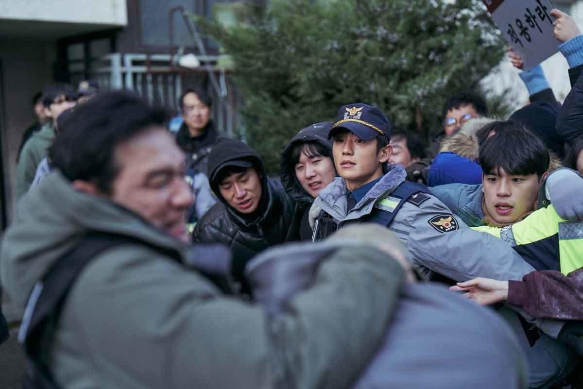 베테랑2 리뷰 : 대중은 언제나 살인을 원한다